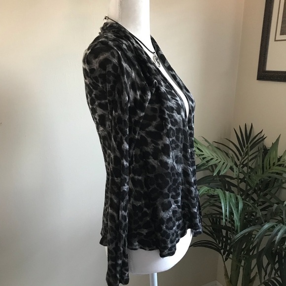 Zanana Animal Print Open Front Cardigan. S - Picture 3 of 5